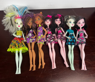 Mattel Monster High Dolls Lot of 7  2015 / 2016 READ