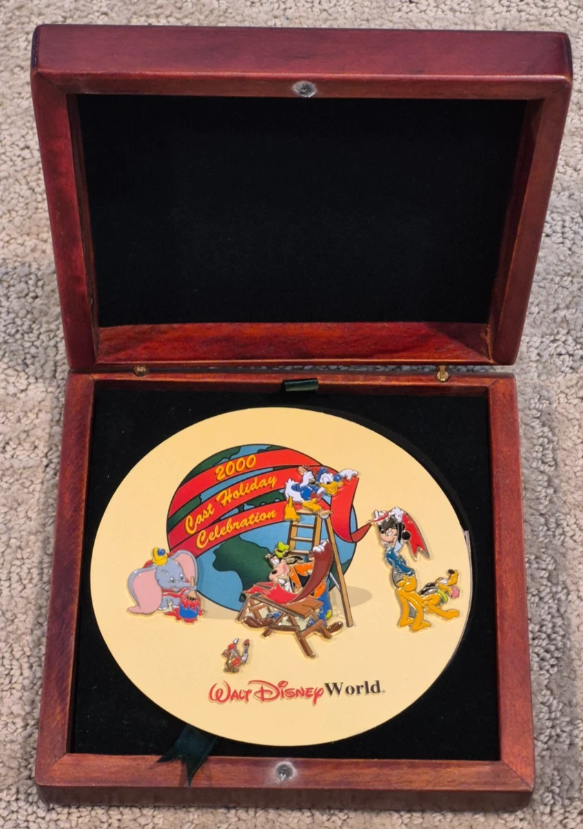Mickey Mouse Christmas Disney Cast Member Exclusive Pins, Patches