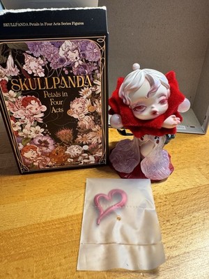 POP MART SKULLPANDA Petals in Four Acts The Vow Figure