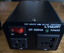 Convertitore di potenza di tensione portatile resistente. Nuovo, senza scatola