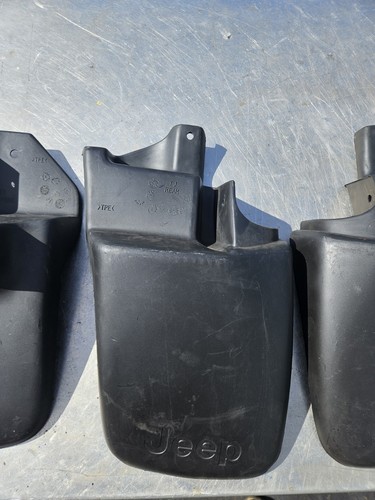 97-06 JEEP TJ WRANGLER FRONT & REAR SPLASH GUARD MUD FLAP SET OEM 82202307 SET - Picture 3 of 10