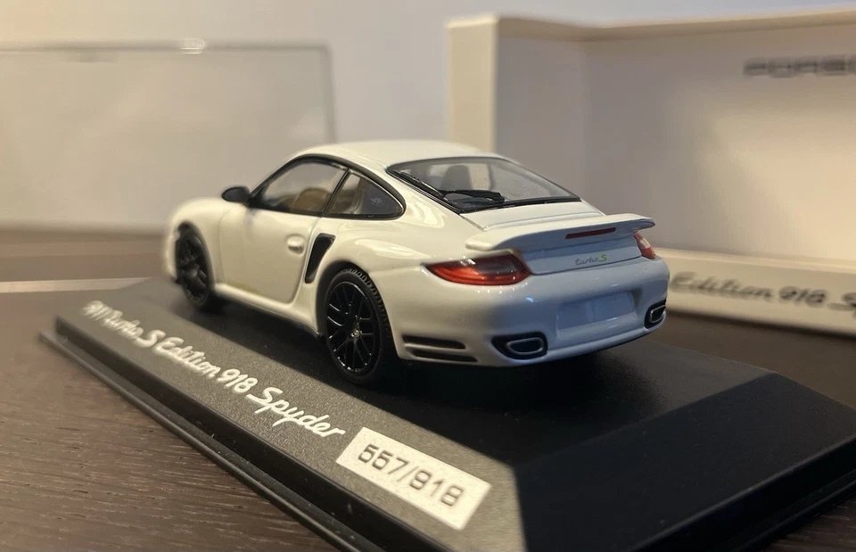 Porsche 911 Turbo S Edition 918 Spyder Minichamps White 997 (II) - Immagine 4 di 4
