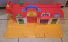 Vintage Fisher Price Market Little People Main Street Playset 2500