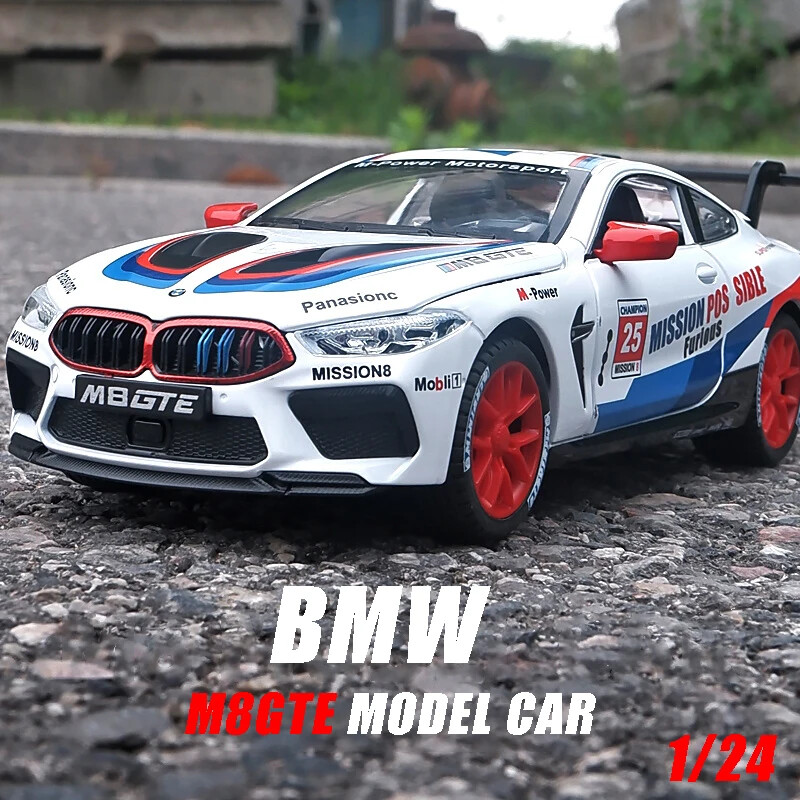 1:24 BMW M8 GTE Race Car Alloy Car  Model Diecast Toy Vehicle w/ Sound Light