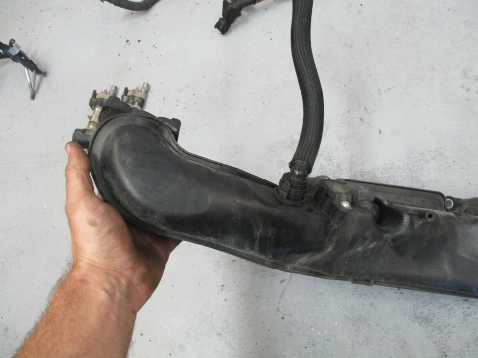 09-12 BMW N63 550i 750i X5 X6 Colector de admisión derecho izquierdo 11617555666 Foto 3 de 4