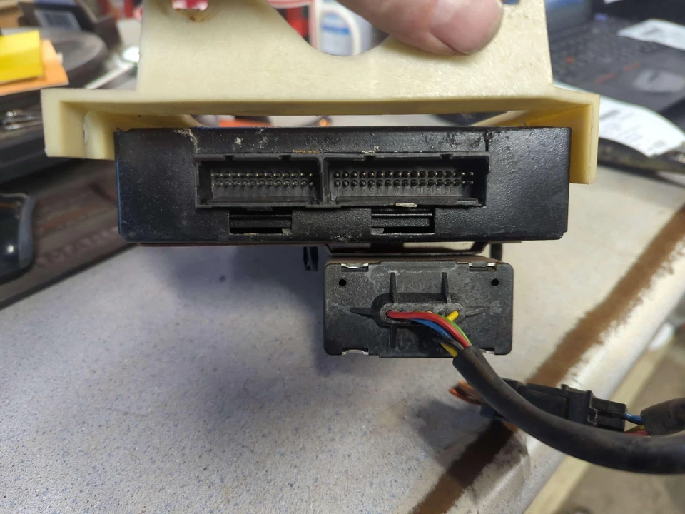 Caja cerebral motor/motor Chevy Camaro 85 V8 5,0 L EFI Z28 Foto 4 de 4