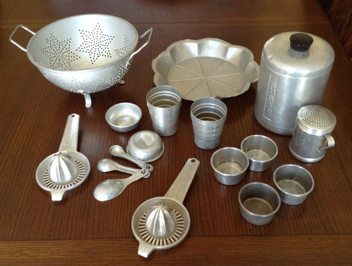 Vintage Lot 12+ Items - Aluminum Farmhouse Kitchen/Bake Ware  1930’s to 60’s 