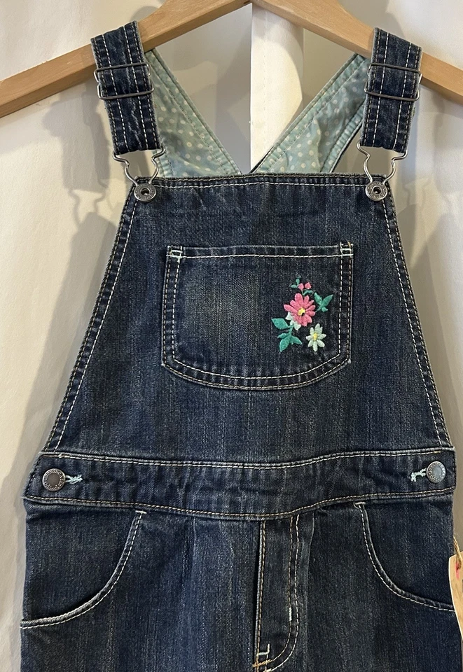 GENUINO NIÑOS 5T Azul Denim Babero Floral Bordado Correas Ajustables Nuevo con Etiquetas Foto 2 de 4
