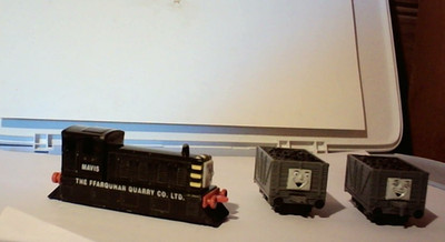 Thomas The Tank Engine OLD ERTL Diecast Mavis Farquhar Quarry Engine + 2 Wagons