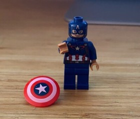 Lego Marvel Super Heroes Minifigure Captain America Detailed Suit Shield 76051!
