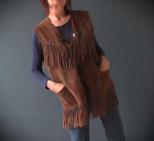 Vintage 70s Suede Western Fringed Concho Vest Small Med FREE POST for 3 or more - Picture 10 of 10