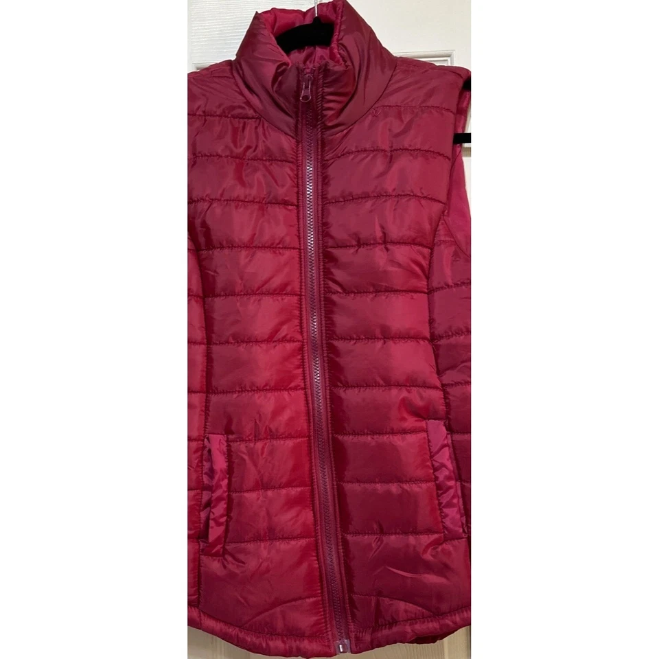 Rue 21 Puffer Vest Sleeveless Zip-up Burgundy w/Pockets Junior's Size M (NWT) - Image 2 of 4