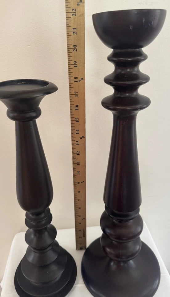 Pottery Barn 18 英寸和 22 英寸转木蜡烛棒一对深色栗子二手 — 第 4/4 张图片