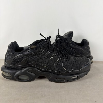 Nike Air Max Plus Mens 9 Triple Black Athletic Running Shoes Sneakers 604133-050