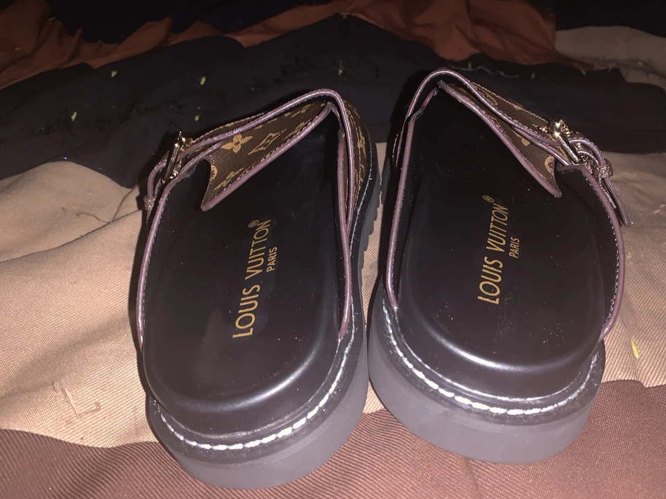 Tamanco plano aconchegante Louis Vuitton UE 39 EUA 8 marrom monograma LV **SEM CAIXA** - Imagem 4 de 4