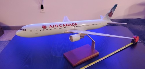 XLARGE, RARE Desktop Model 22" - Scale Boeing Air Canada Airplane w box!!