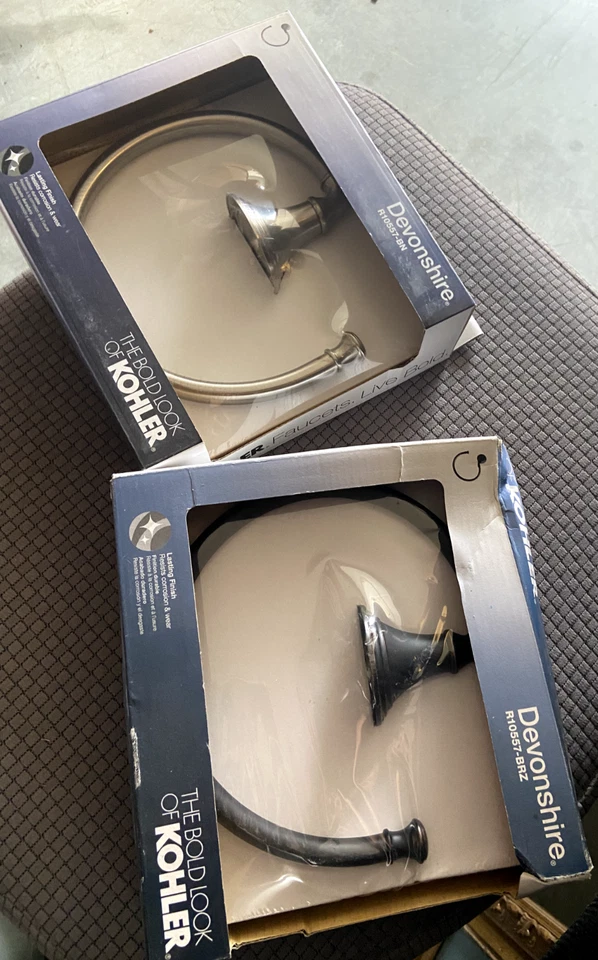 Anillo de toalla KOHLER Devonshire K-10557 - Accesorio de baño montado en la pared con aceite frotado Foto 3 de 3