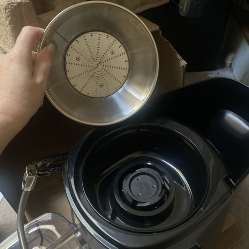 Dualit Heavy Duty Black Juice Extractor. Model DJE1 - Picture 3 of 11