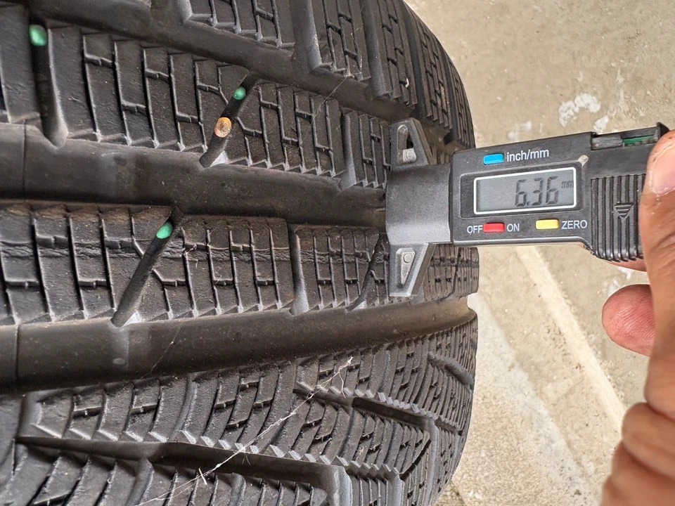 Brock Porsche 991 911 20Zoll Winterkompletträder Pirelli NO 6 mm Top-Zustand - Bild 4 von 4