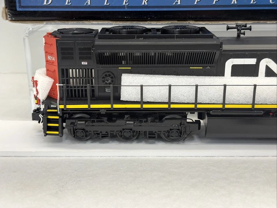 MTH Premier DAP 20-80006C Canadian National Non-Powered SD70M-2 O Used #8014 CN - Image 4 of 4