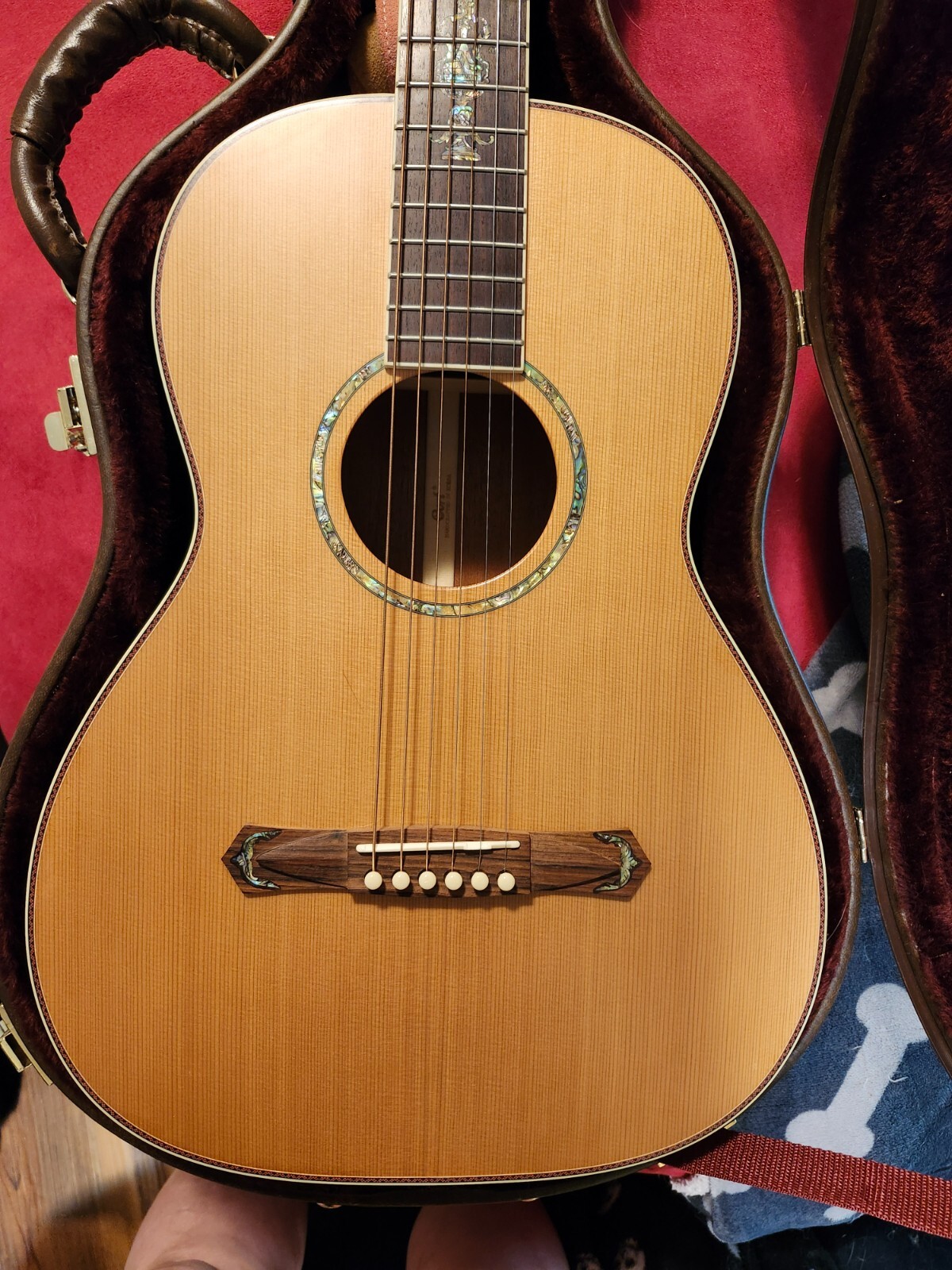 Cort Earth 900 acoustic guitar slightly used