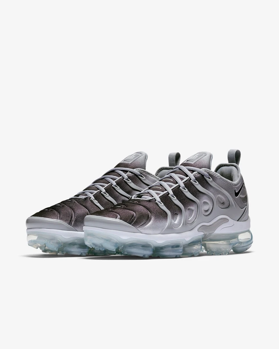vapormax plus silver gradient