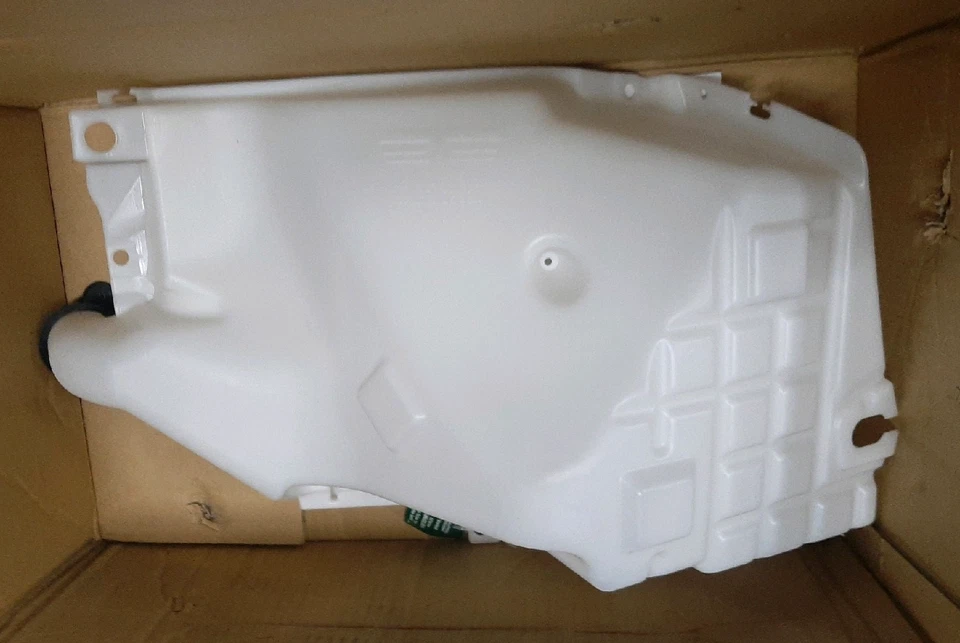 603-158 Front Washer Reservoir for Buick Rainier 04-07 Chevy Trailblazer 02-09 - Изображение 2 из 3