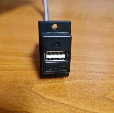 L-COM ECJ504B-UA schwarz USB Panel Befestigung Typ A Stecker mit 10'' Kabel