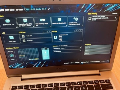 Asus UX330U(AK) , i7, 16 GB Ram, 256GB , Win 11 Pro, Zenbook Slime