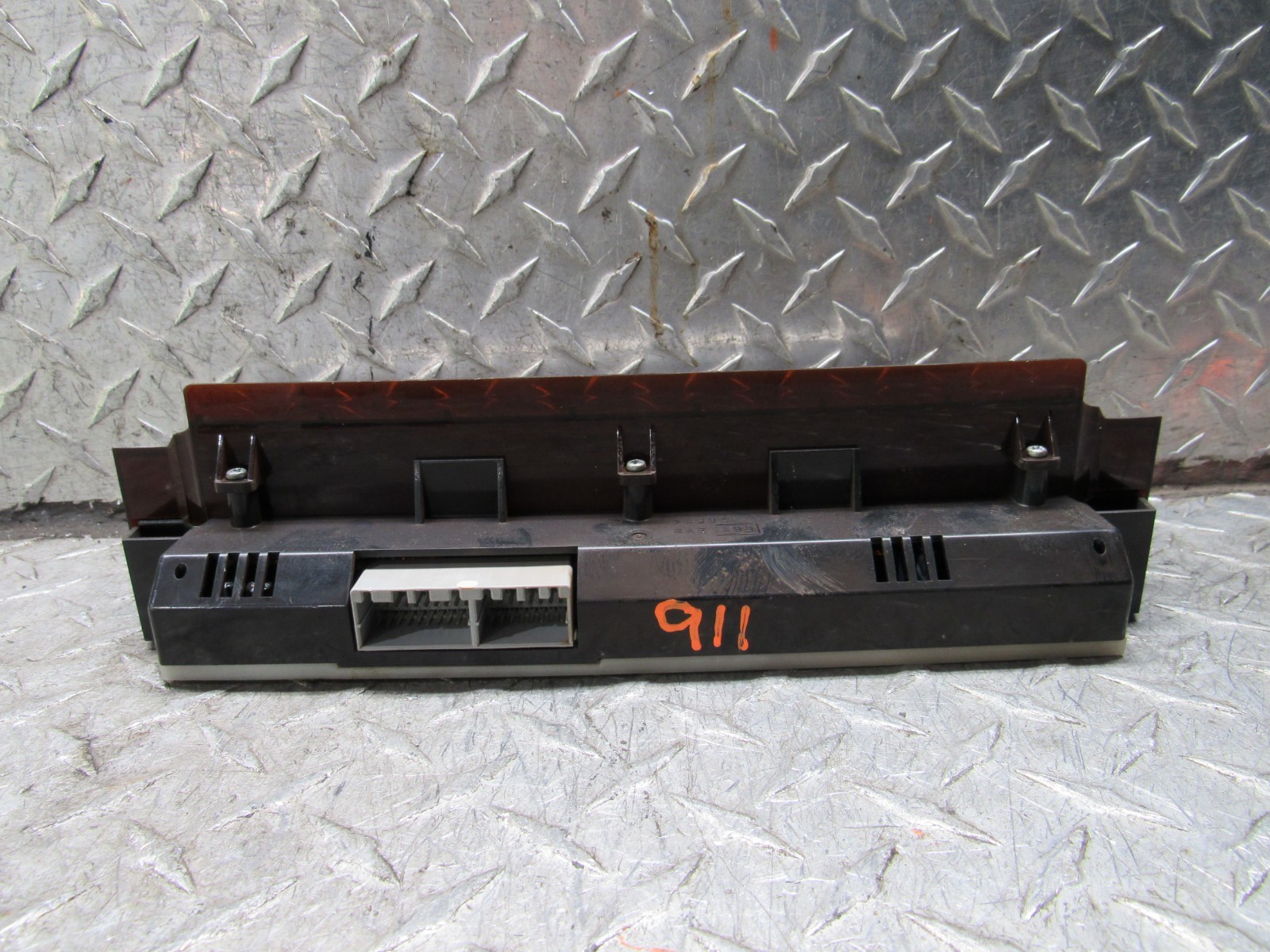 2004 INFINITI G35 CENTER DASH INFORMATION DISPLAY SCREEN GAUGE 2 DOOR COUPE