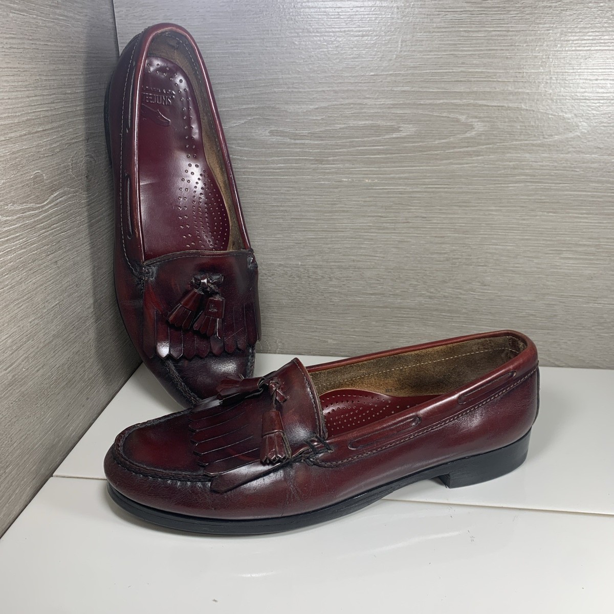 G.H. Bass Weejuns Jeremy Kiltie Loafer Dress Shoe Men 10 D Burgundy Slip Tassels G.H. Bass & Co Weejuns Jeremy Tassel Loafers | Mercari main image 3