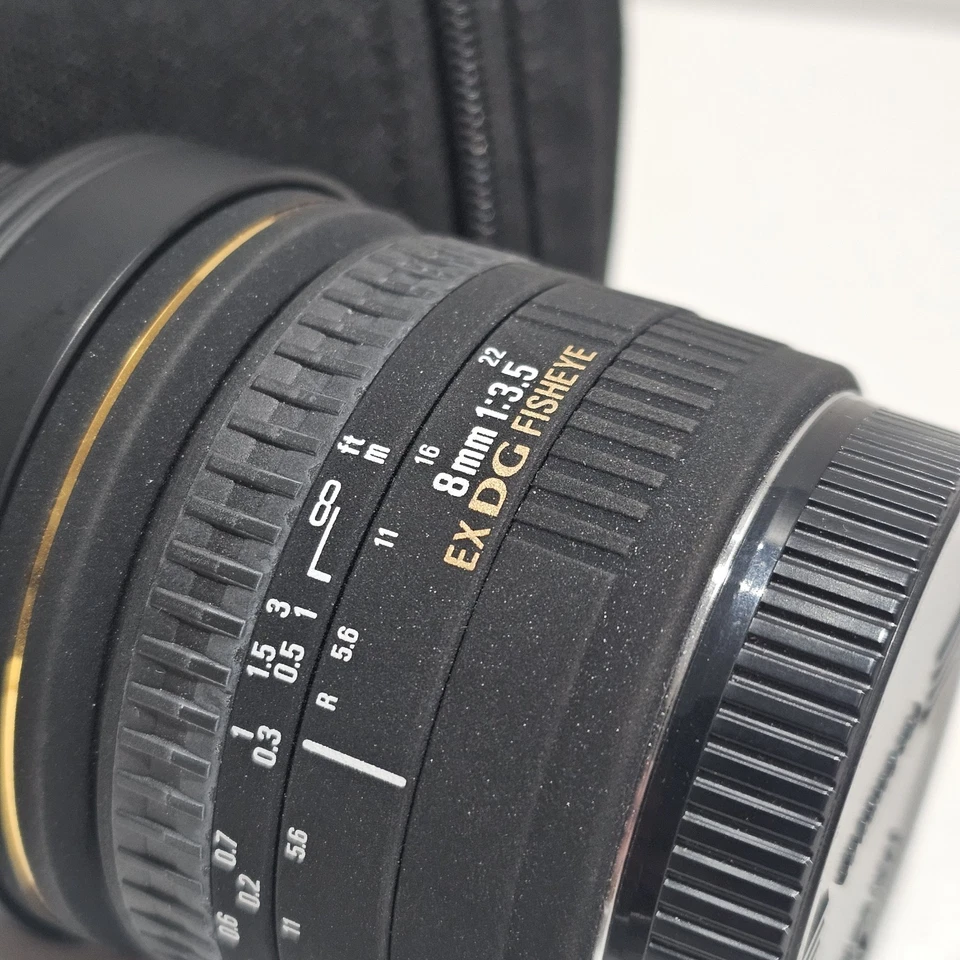 Sigma 8mm f/3.5 EX DG Fisheye Canon EF Fit Lens Made In Japan With Lowepro Case - Image 2 of 4