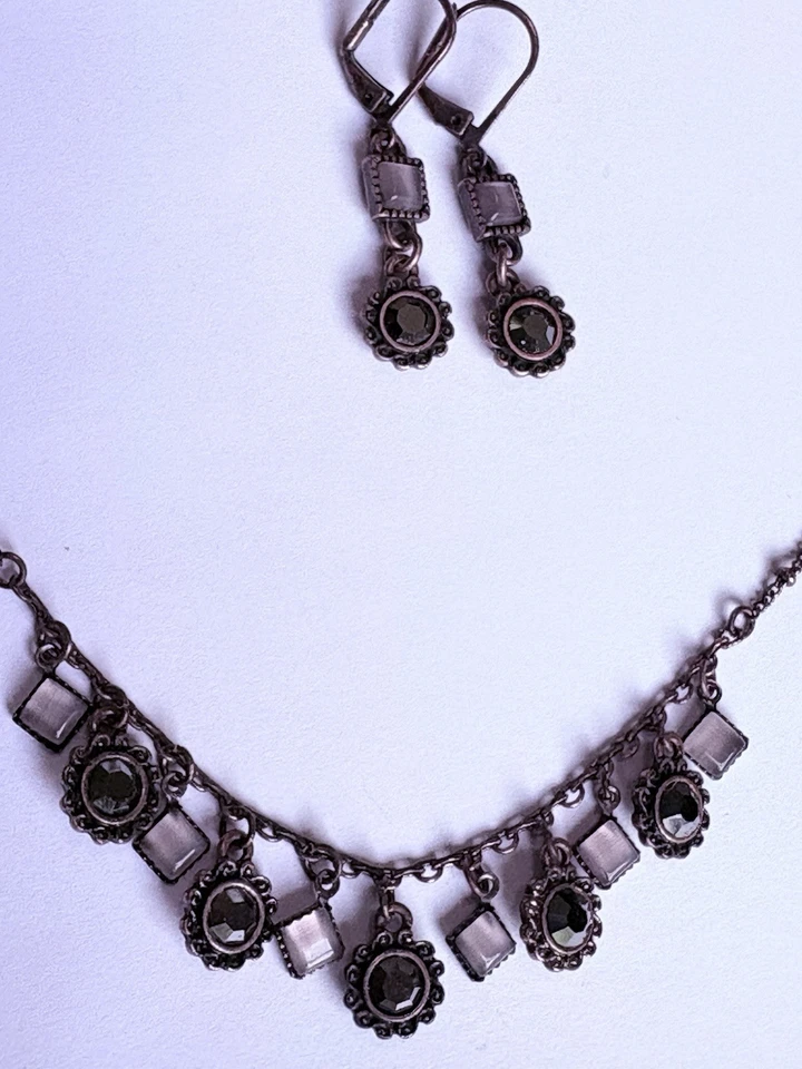 Colar pendente Lia Sophia em tom de cobre ajustável pedras iridescentes + brincos - Imagem 2 de 4