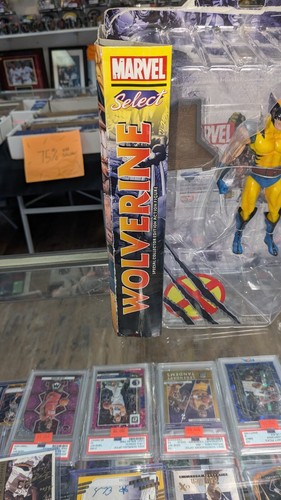 Wolverine 2015 Diamond Select Marvel Action Figure in Box Read - Picture 3 of 10