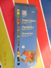 Lowell Cornell 18  Watercolor Set