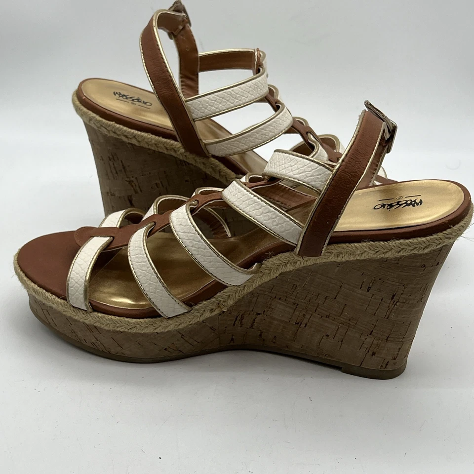 Sandalia de plataforma de corcho con tiras de cuero sintético Mossimo para mujer blanca/marrón talla 10 Foto 3 de 4