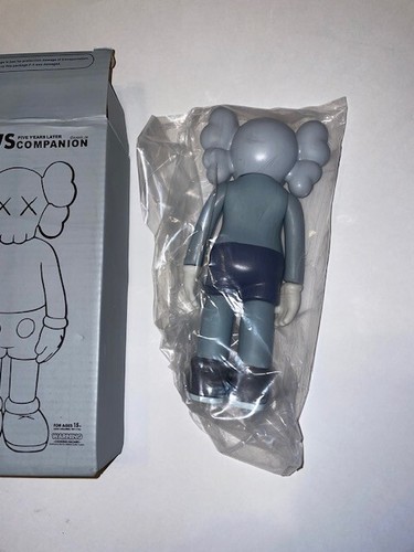 KAWS Companion five years later Original Fake - Picture 3 of 5