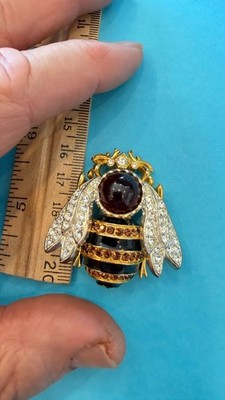 I am Edgar Berebi This is MYy Never worn Large Bee Pin 1997