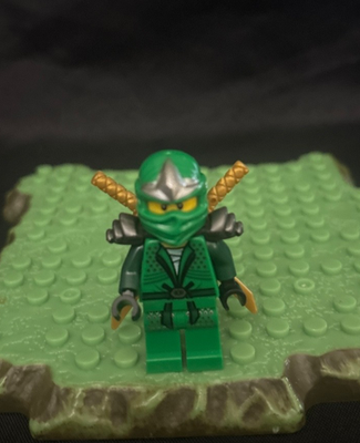 LEGO Ninjago Lloyd ZX Minifigure with 2 golden swords green ninja