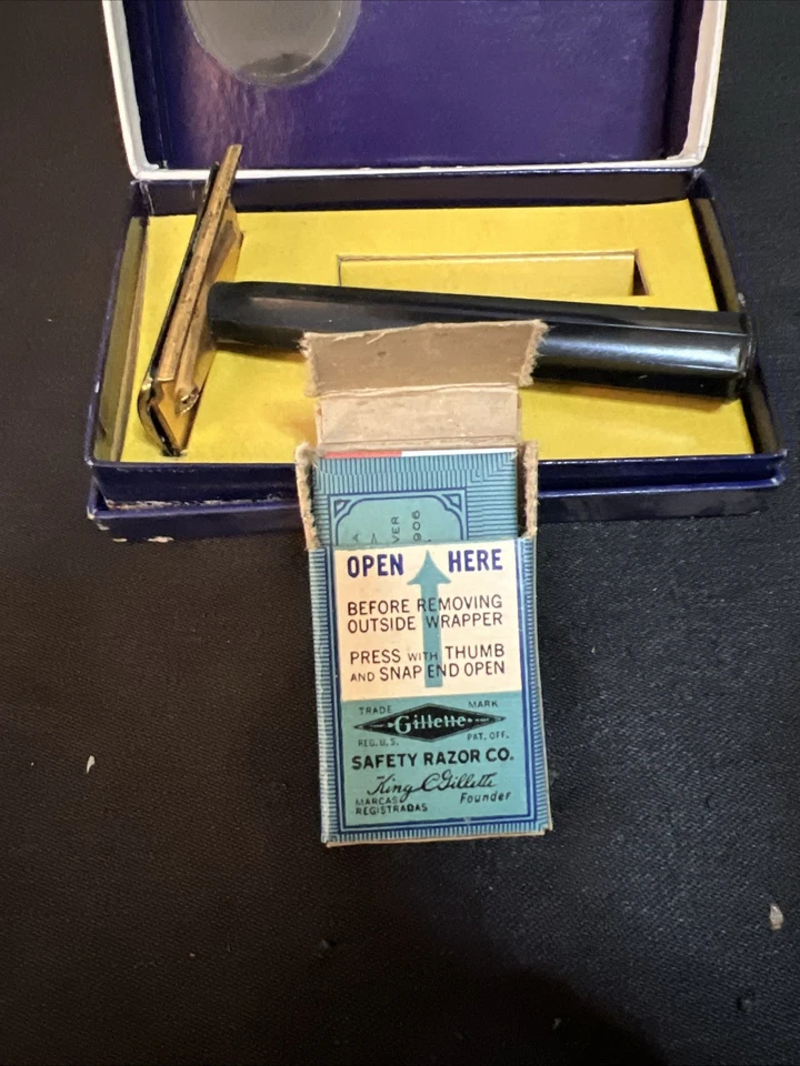 Navaja Gillette TEch vintage cabeza dorada mango negro con caja  Foto 3 de 4