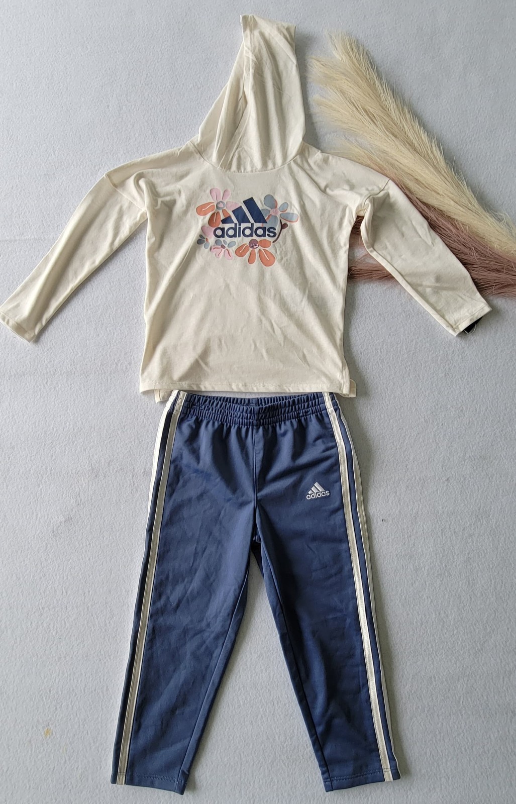 ADIDAS  Size 4T Hooded Graphic T-Shirt and Pants Set NWT image 2