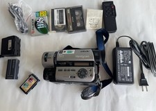 Sony Handycam CCD-TR940 Hi8 camcorder