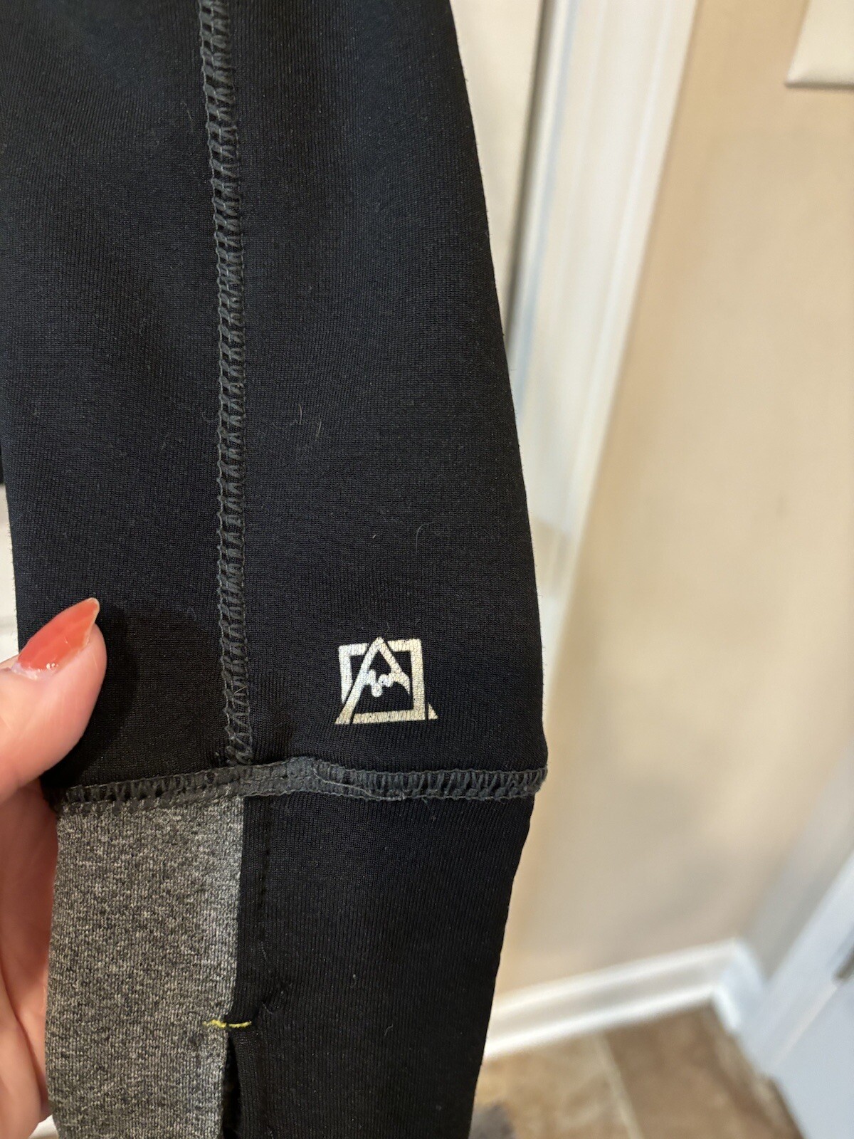 Womens Avalanche Jacket Size Medium - image 5