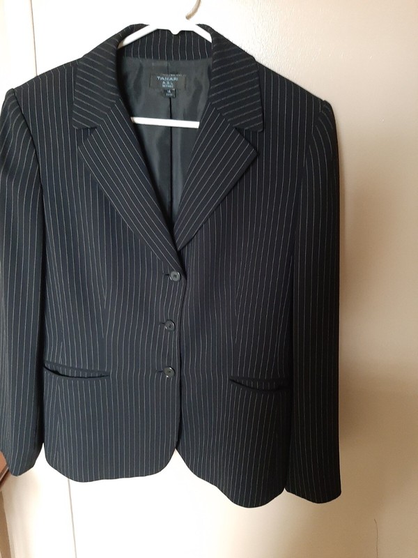 Tahari pin stipe skirt suits. size 14