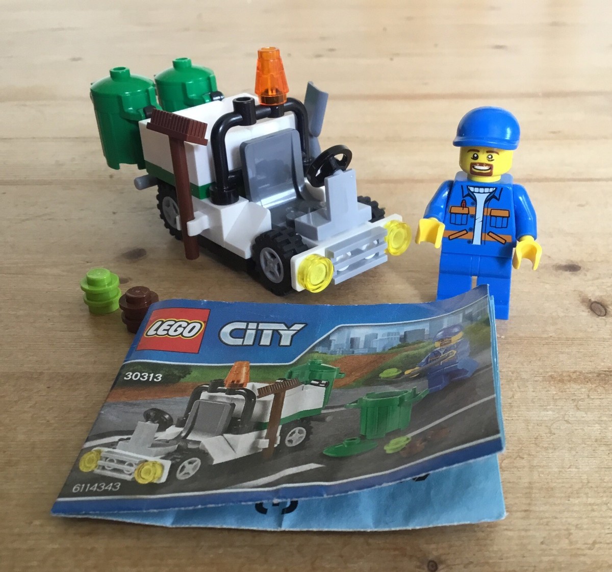 LEGO CITY: Garbage Truck (30313) Complete With Instructions And Minifigure A