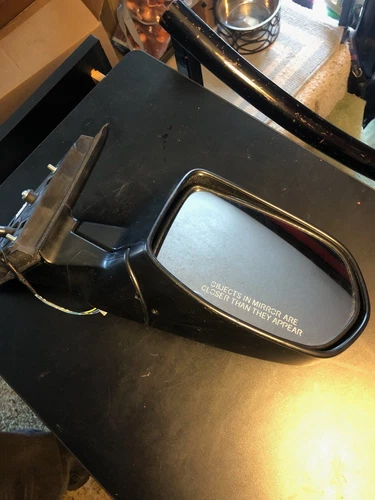 07-11 Honda CRV power passenger side mirror assembly