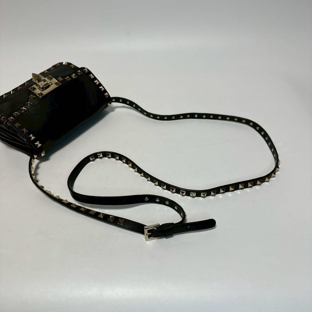 VALENTINO Women Rockstud Shoulder bag Leather V Logo Turnlock Black Gold thumbnail 8