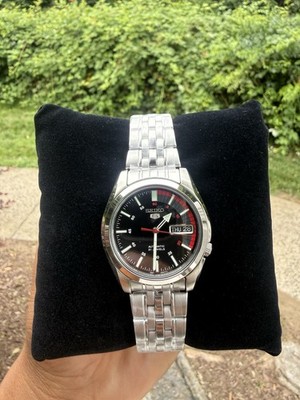 Seiko 5 SNK375K1 Men s Automatic Watch Black Dial 21 Jewels Day Date 7S26