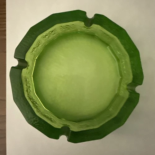 Vintage BLENKO MCM Green Art Glass  Ashtray 6 Inch diameter