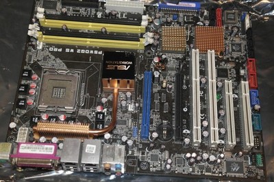 ASUS P5WDG2 WS PRO Mainboard PCI-X PCI PCI-e DDR2 esata optisch BITTE LESEN